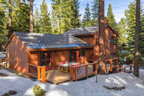 615 Woodchuck Dr, Carnelian Bay, CA 96140