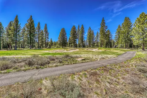 9364 Heartwood Dr, Truckee, CA 96161