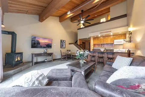 2000 N Village Dr # 317, Truckee, CA 96161