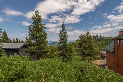 15644 Skislope Way, Truckee, CA 96161
