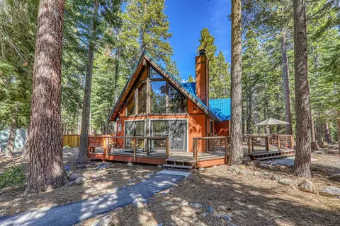 938 Country Club Dr, Tahoe City, CA 96145