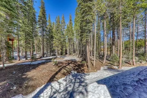6194 Serene Rd, Soda Springs, CA 95724