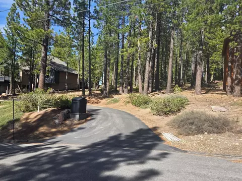 13080 Roundhill Dr, Truckee, CA 96161 photo 5