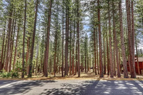 11581 Bottcher Loop, Truckee, CA 96161 photo 3