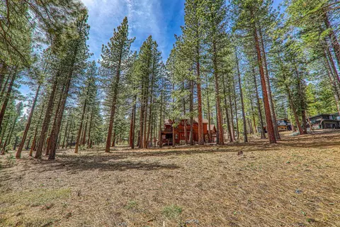 11581 Bottcher Loop, Truckee, CA 96161 photo 17