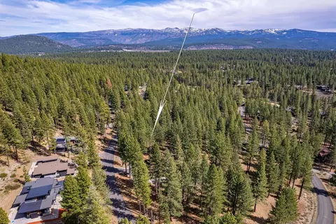11581 Bottcher Loop, Truckee, CA 96161 photo 10