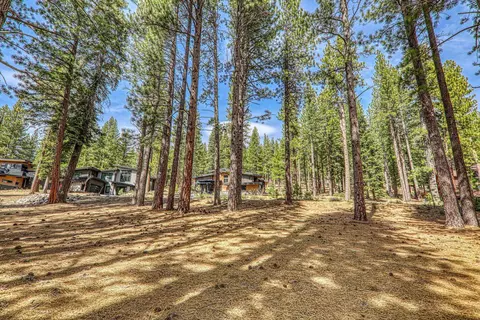 11581 Bottcher Loop, Truckee, CA 96161 photo 19
