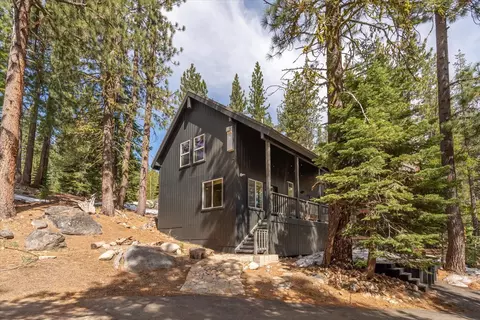 50638 Hemlock Ct, Soda Springs, CA 95728