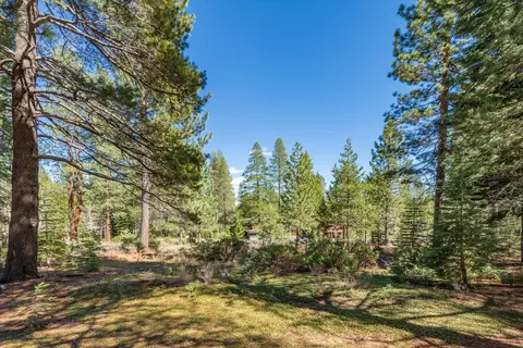 11850 Bottcher Loop, Truckee, CA 96161 photo 5