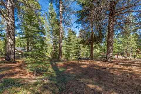11850 Bottcher Loop, Truckee, CA 96161 photo 4