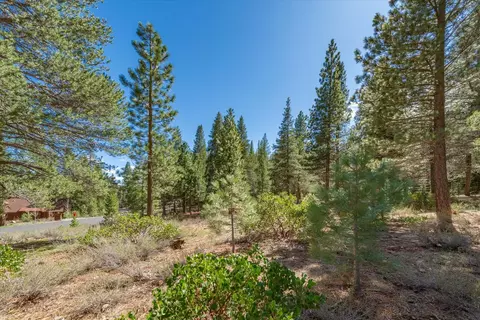 11850 Bottcher Loop, Truckee, CA 96161 photo 13