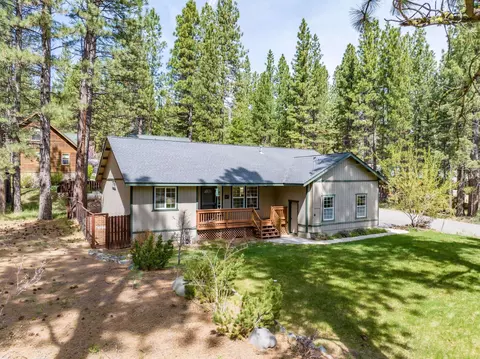 301 Mountain View Dr, Calpine, CA 96124