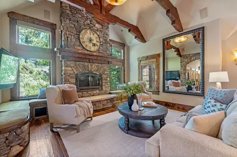 12710 Zurich Pl, Truckee, CA 96161