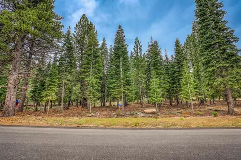 9270 Brae Rd, Truckee, CA 96161