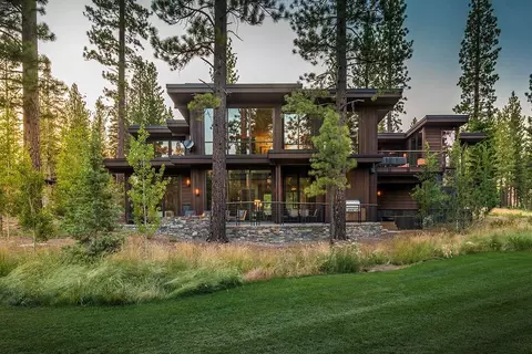 8385 Thunderbird Cir, Truckee, CA 96161 photo 2