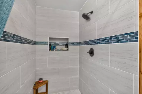 Bath - 112 Poplar Valley Rd, Blairsden, CA 96103 photo 4 of 4