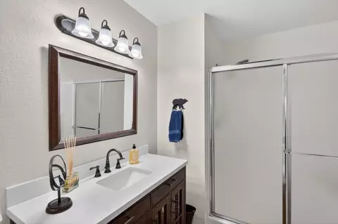 Bath - 112 Poplar Valley Rd, Blairsden, CA 96103 photo 2 of 4