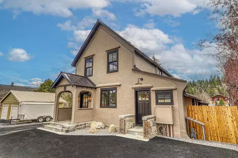 Exterior - 10017 E River St, Truckee, CA 96161 photo 7 of 7