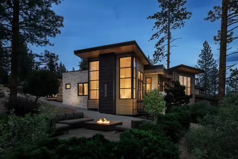 11631 Coburn Dr, Truckee, CA 96161