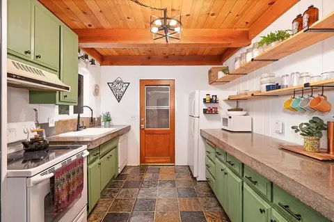 Kitchen - 41130 Putt Rd, Emigrant Gap, CA 95715 photo 2 of 3