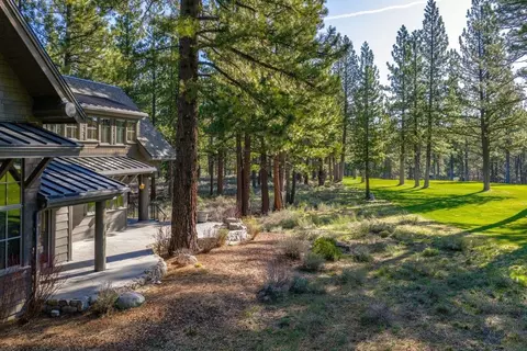 8101 Lahontan Dr, Truckee, CA 96161