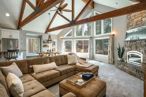 12465 Pine Forest Rd, Truckee, CA 96161