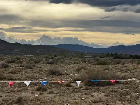 5345 Lemon St, Silver Springs, NV 89429