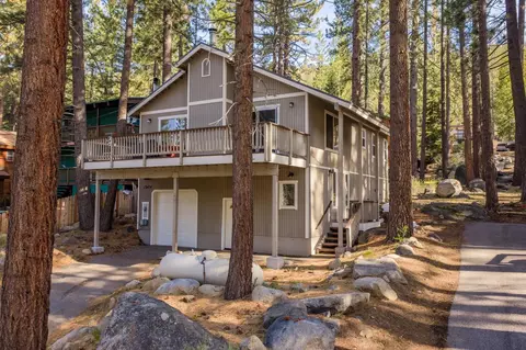 13474 Moraine Rd, Truckee, CA 96161