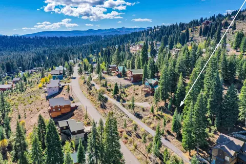 11926 Rhineland Ave, Truckee, CA 96161