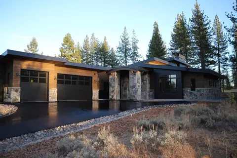 11646 Henness Rd, Truckee, CA 96161