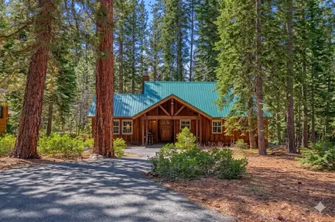 655 Carnelian Rd, Carnelian Bay, CA 96140