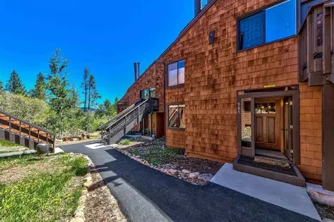 11639 Snowpeak Way, Truckee, CA 96161
