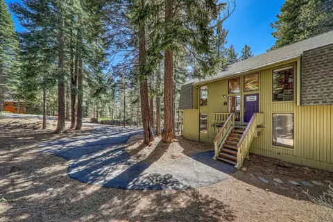 11790 Mougle Ln, Truckee, CA 96161