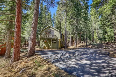 11790 Mougle Ln, Truckee, CA 96161