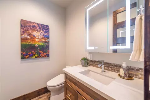 Bath - 11090 Henness Rd, Truckee, CA 96161 photo 1 of 5
