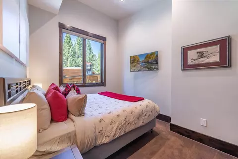 Bedroom - 11090 Henness Rd, Truckee, CA 96161 photo 2 of 5