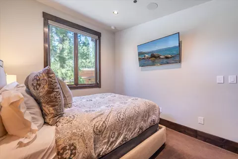 Bedroom - 11090 Henness Rd, Truckee, CA 96161 photo 5 of 5