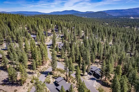 11729 Coburn Dr, Truckee, CA 96161