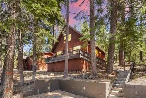 11828 Kitzbuhel Rd, Truckee, CA 96161