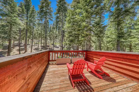 1402 Oxen Run Rd, Truckee, CA 96161