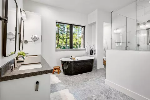 Bath - 12885 Caleb Dr, Truckee, CA 96161 photo 2 of 6