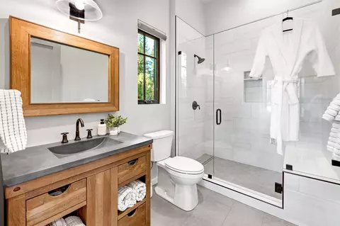 Bath - 12885 Caleb Dr, Truckee, CA 96161 photo 5 of 6