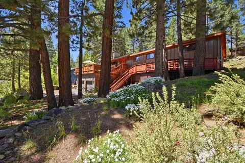 11596 Brook Ln, Truckee, CA 96161
