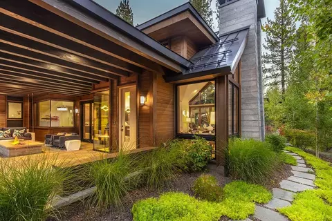 Exterior - 600 Ej Brickell, Truckee, CA 96161 photo 5 of 7