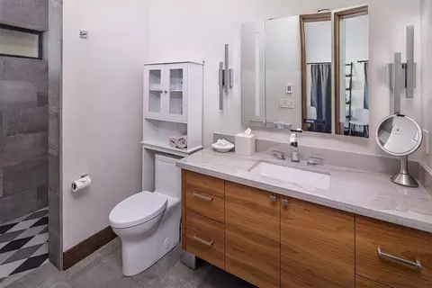 Bath - 600 Ej Brickell, Truckee, CA 96161 photo 4 of 4