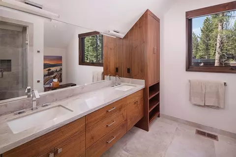Bath - 600 Ej Brickell, Truckee, CA 96161 photo 3 of 4