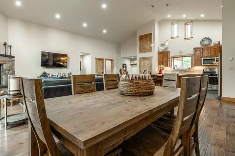 Dining - 16138 Lance Dr, Truckee, CA 96161 photo 2 of 2