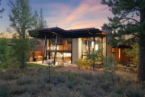 9612 Dunsmuir Way, Truckee, CA 96161