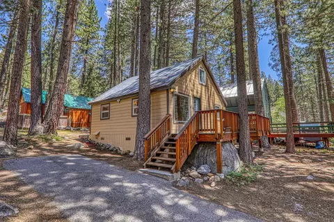 13464 Moraine Rd, Truckee, CA 96161