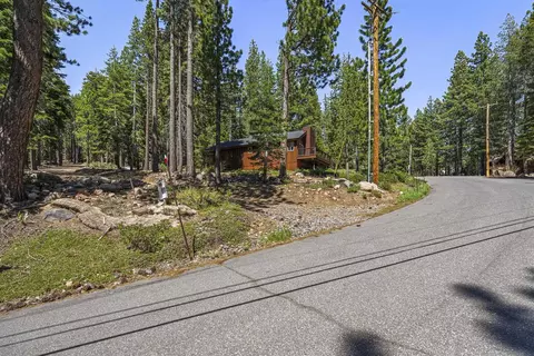 11483 Chamonix Rd, Truckee, CA 96161